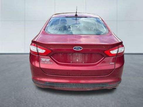 Used 2014 Ford Fusion SE FWD image 3