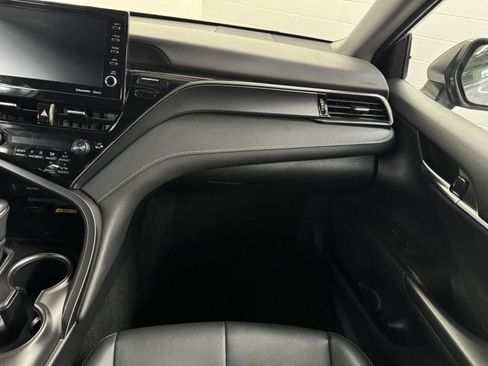 Used 2023 Toyota Camry SE image 16