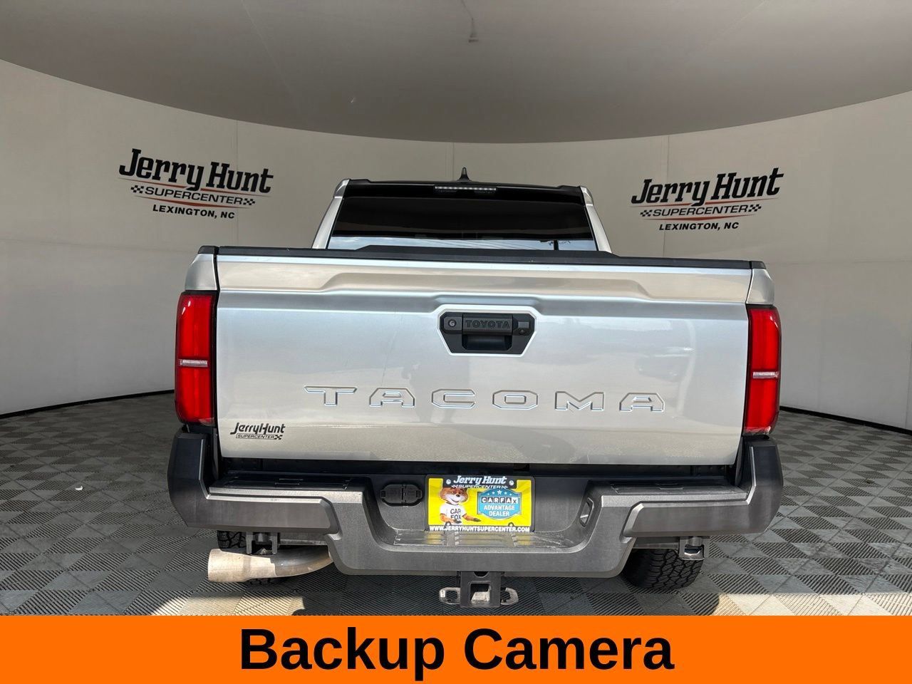 Used 2024 Toyota Tacoma SR RWD image 7