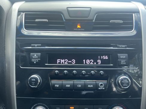 Used 2014 Nissan Altima 2.5 S image 11