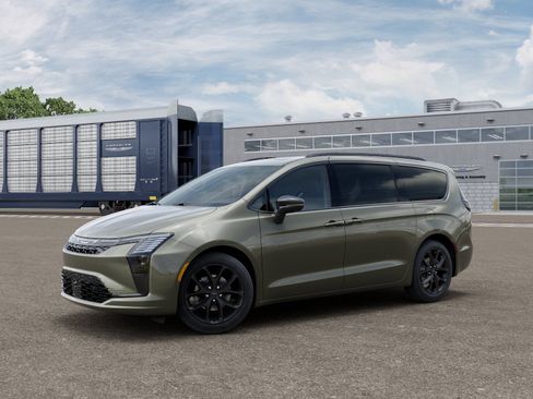 New 2027 Chrysler Pacifica Limited FWD image 2