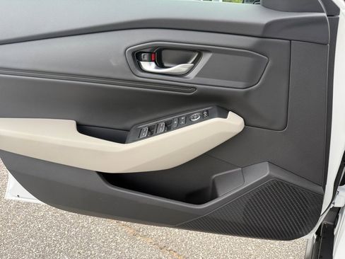 New 2025 Honda Accord SE image 32