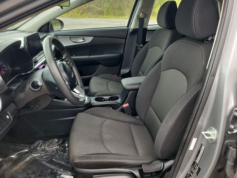 Used 2023 Kia Forte LXS FWD image 14