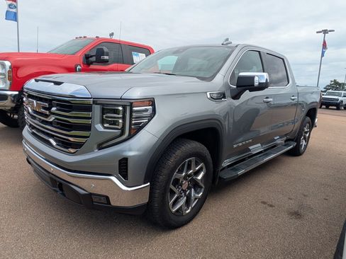 Used 2025 GMC Sierra 1500 SLT w/ SLT Premium Plus Package AWD/4WD image 1