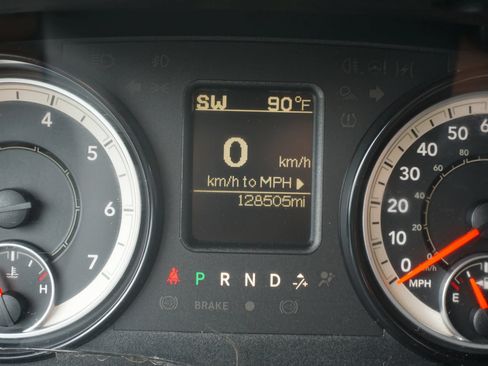 Used 2017 RAM 1500 Classic SLT RWD image 28
