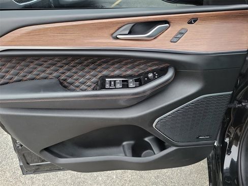 Used 2022 Jeep Grand Cherokee L Summit w/ Advanced Protech Group IV image 19