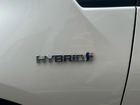 Used 2016 Toyota Prius Two image 12