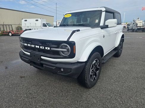 Used 2022 Ford Bronco Outer Banks AWD/4WD image 8