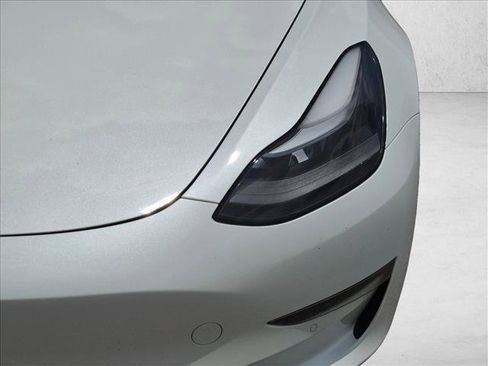 Used 2022 Tesla Model 3 Long Range AWD/4WD image 9