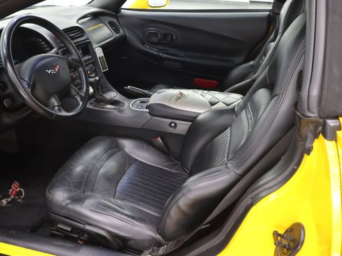 Used 2000 Chevrolet Corvette Convertible w/ Memory Pkg RWD image 8