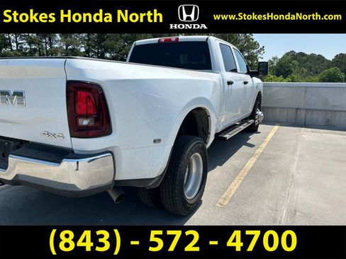 Used 2025 RAM 3500 Tradesman w/ Chrome Appearance Group AWD/4WD image 4
