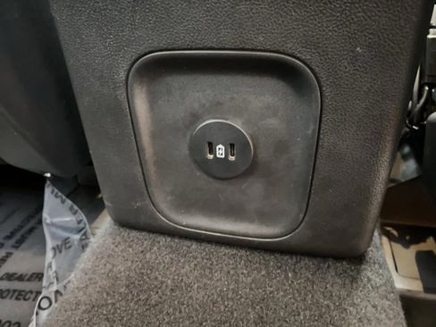 Certified 2025 Ford Escape Platinum image 40