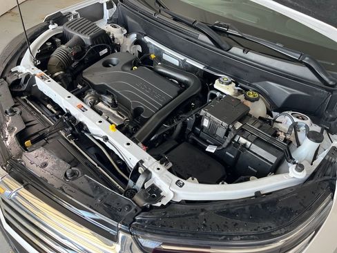 Used 2023 Chevrolet Equinox Premier AWD/4WD image 12