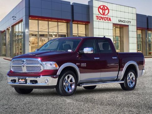 Used 2017 RAM 1500 Laramie w/ Convenience Group AWD/4WD image 2