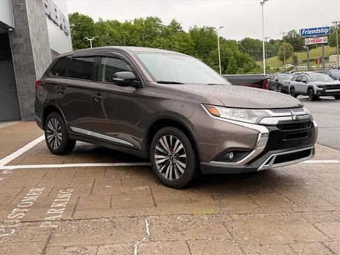 Used 2019 Mitsubishi Outlander AWD image 17