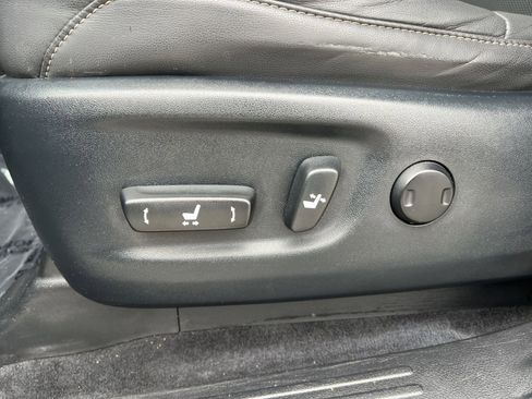 Used 2018 Lexus GX 460 w/ Preferred Accessory Package AWD/4WD image 20