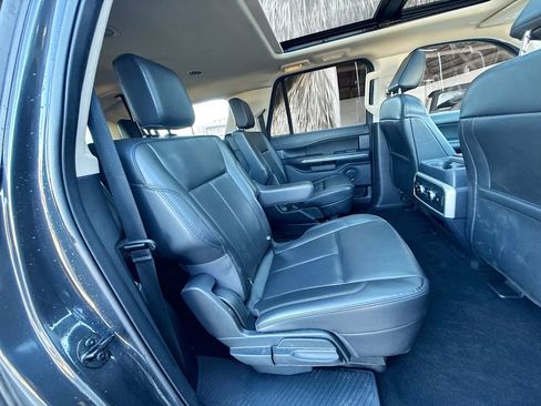 Used 2022 Ford Expedition Max XLT AWD/4WD image 32