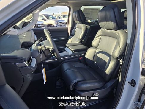 New 2026 Lincoln Navigator L Reserve AWD/4WD image 5