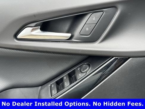 Used 2026 Chevrolet Equinox LT FWD image 25