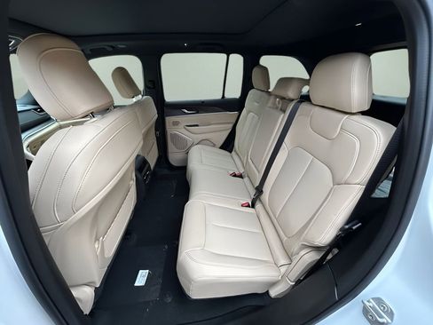 New 2025 Jeep Grand Cherokee Limited w/ Luxury Tech Group II image 13