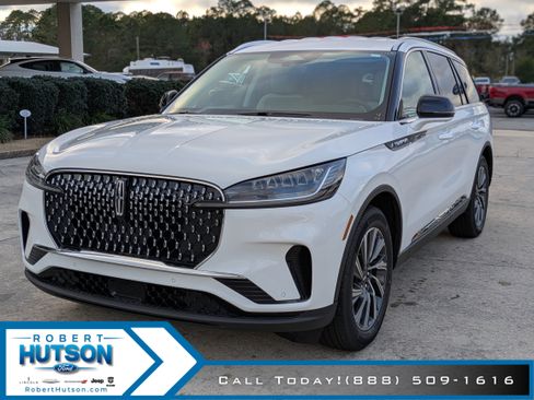 New 2026 Lincoln Aviator 2WD image 2