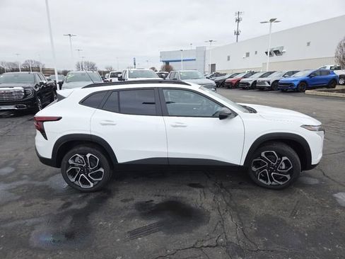 New 2026 Chevrolet Trax RS w/ Sunroof Package FWD image 20