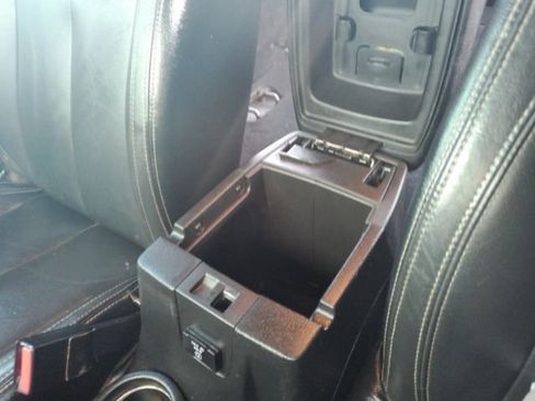 Used 2016 Jeep Wrangler Rubicon w/ Power Convenience Group image 32