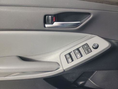 Used 2019 Toyota Avalon XLE image 24