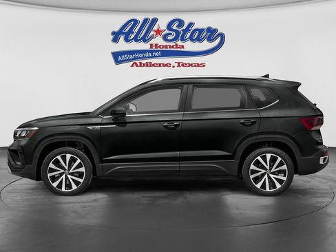 Used 2022 Volkswagen Taos SE AWD/4WD image 3