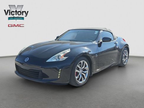 Used 2013 Nissan 370Z Roadster image 3