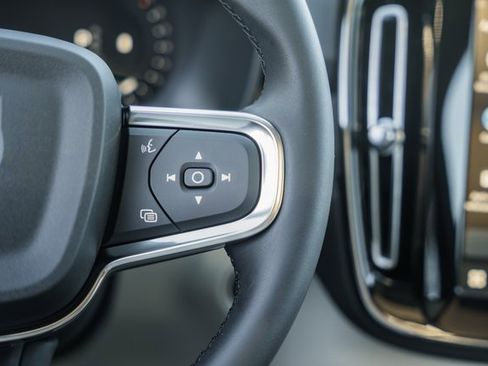 New 2026 Volvo XC40 B5 Plus w/ Protection Package Premier image 30