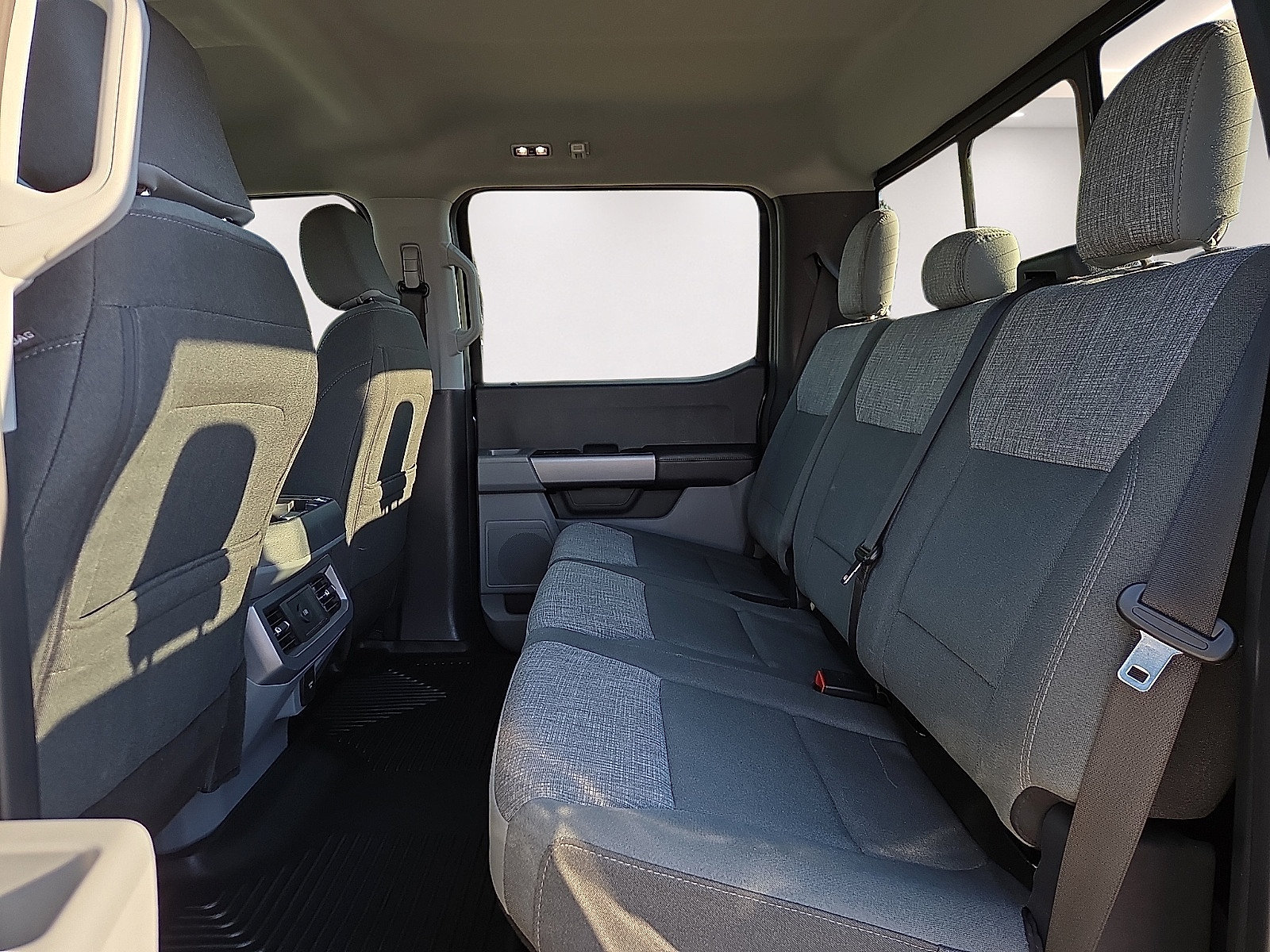 Certified 2025 Ford F450 XLT w/ 360-Degree Camera Package AWD/4WD image 10