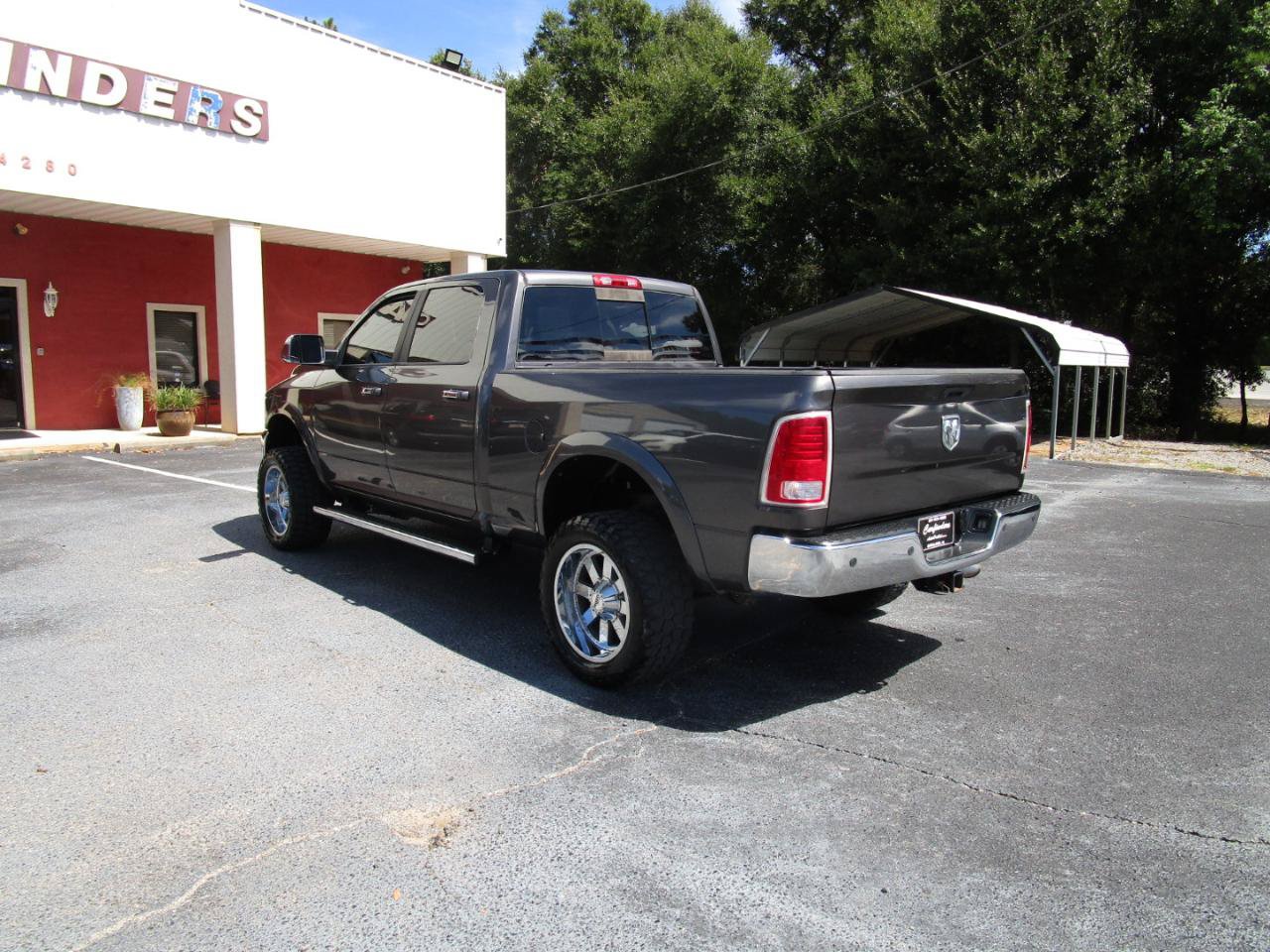 Used 2015 RAM 2500 Laramie w/ Convenience Group AWD/4WD image 4