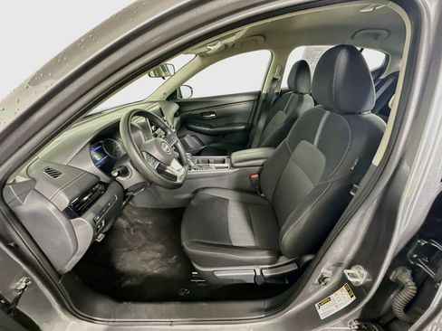 Used 2024 Nissan Sentra SV FWD image 13