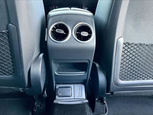 Certified 2024 Mercedes-Benz GLB 250 image 33