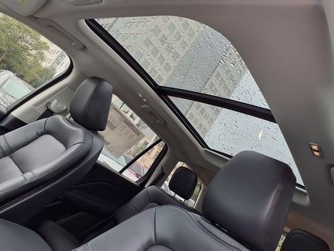 New 2026 Lincoln Aviator 2WD w/ Jet Appearance Package image 8
