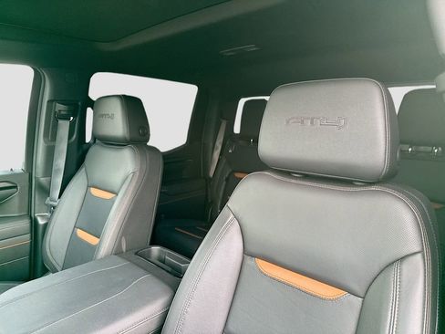 Used 2025 GMC Sierra 1500 AT4 w/ AT4 Premium Package AWD/4WD image 13