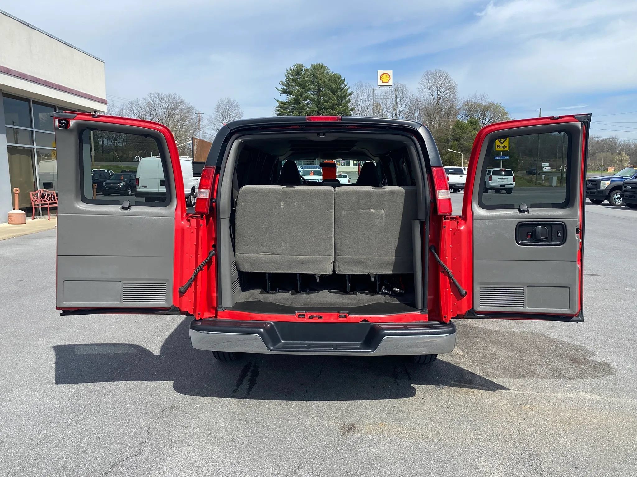 Used 2017 Chevrolet Express 3500 LT w/ LT Preferred Equipment Group RWD image 27