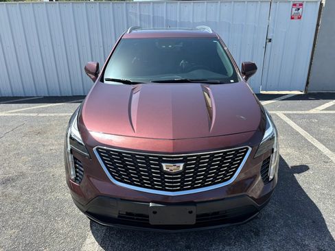 Used 2022 Cadillac XT4 Luxury w/ Cold Weather Package FWD image 12