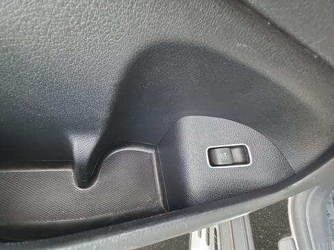 Used 2024 Mercedes-Benz GLS 450 4MATIC image 15
