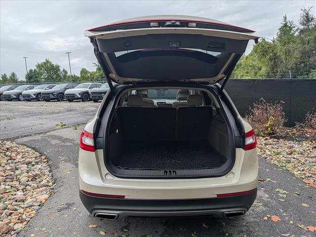 Used 2018 Lincoln MKX Reserve w/ Driver Assistance Package FWD image 22