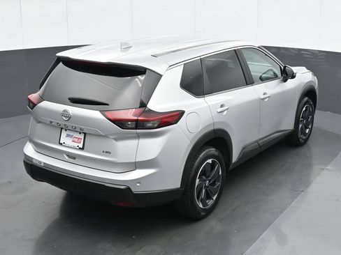 Used 2025 Nissan Rogue SV AWD/4WD image 21