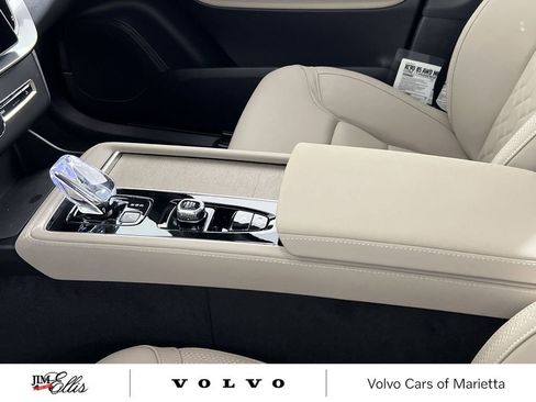 Used 2026 Volvo XC90 B5 Core w/ Protection Package image 22