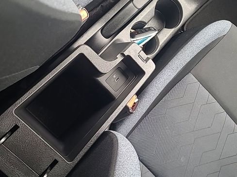 Used 2023 Nissan Versa SV image 14