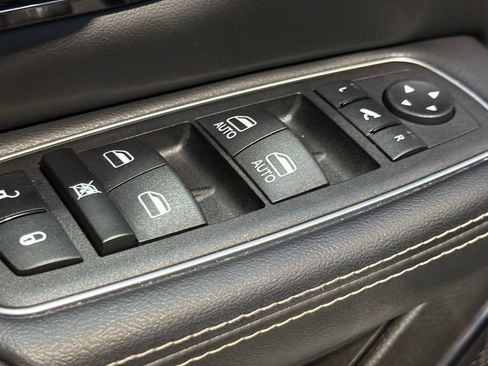 Used 2024 RAM 1500 Limited AWD/4WD image 17