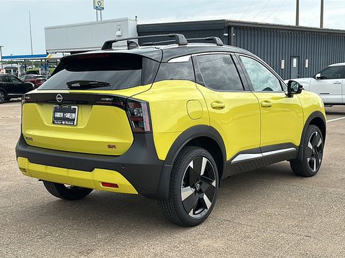 New 2025 Nissan Kicks SR w/ Illumination Package image 8