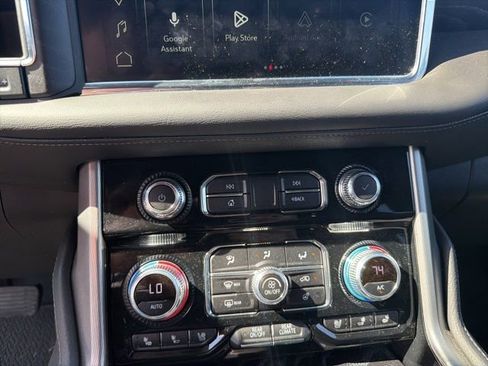 Used 2023 GMC Yukon XL Denali w/ Denali Reserve Package image 9