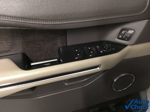 Used 2019 Ford Expedition Limited w/ Equipment Group 301A AWD/4WD image 20