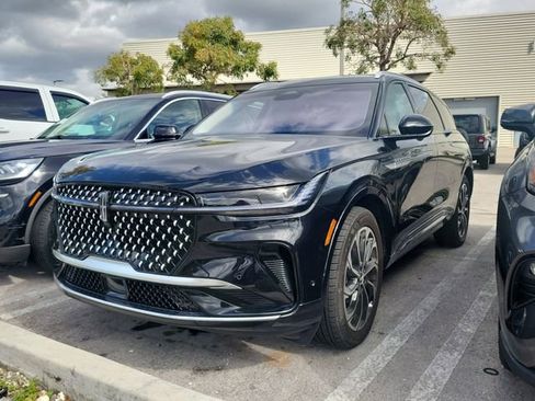 Certified 2024 Lincoln Nautilus Reserve AWD/4WD image 3