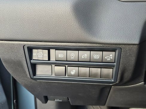Used 2025 Toyota Tundra Limited w/ TRD Off-Road Package AWD/4WD image 30